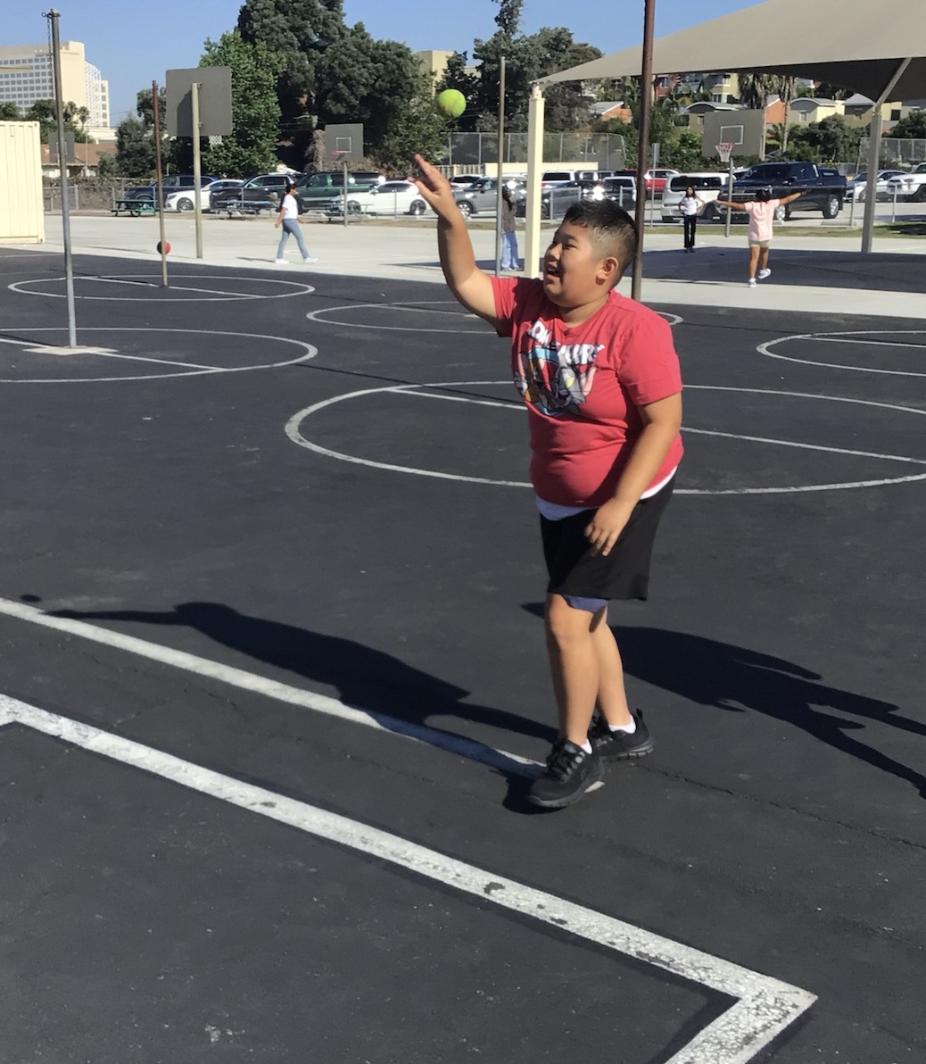 Tennis at PE for Warren 5th Graders